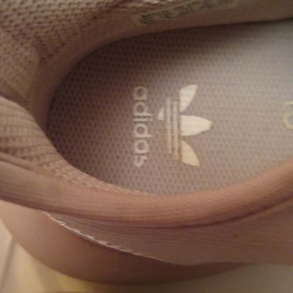 Adidas girls size 4.5 light mauve sneakers. - Picture 4 of 7
